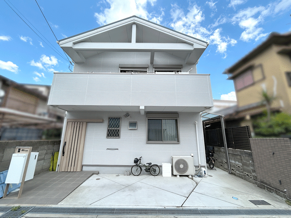 【築浅！アイワホーム施工の2階建て3LDK！土地約30坪！】