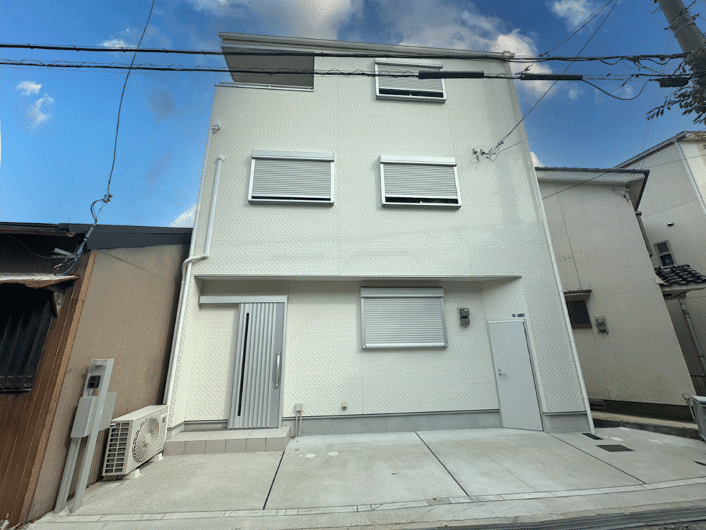 【JR吹田駅徒歩10分！千里第一小学校徒歩1分！築浅3LDK中古戸建】