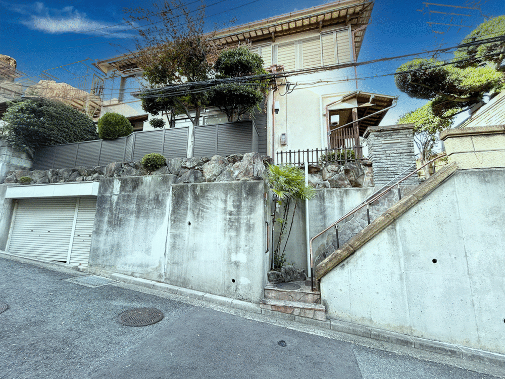 ◆阪急豊津駅徒歩3分◆南向きで陽当たり良好◆開放感あふれる6LDKの邸宅◆吹田市山手町2丁目◆